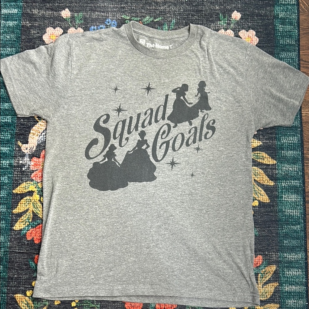The Home T “Squad Goals” Disney Princess Gray Graphic Tee, Size Medium
